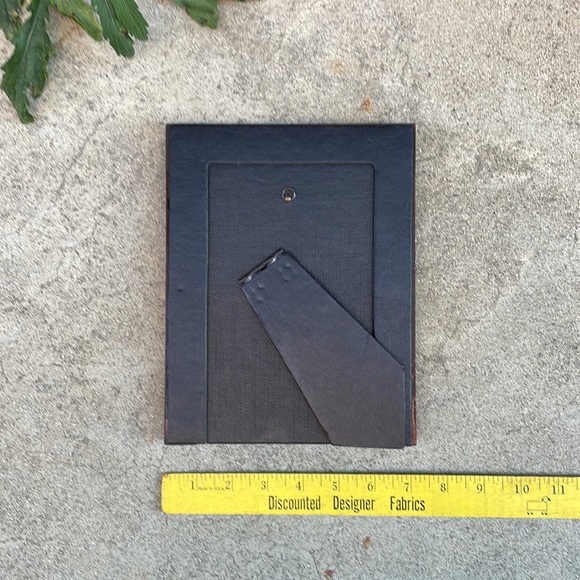 Vintage. Rectangular Wooden Portrait Frame - Picture 5 of 7